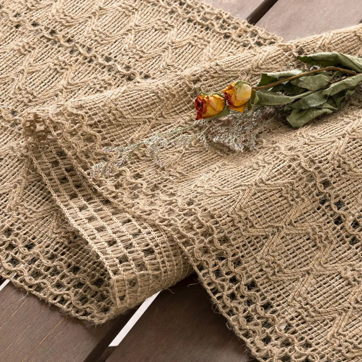 Chemin de table jute naturel texture macramé décoration rustique