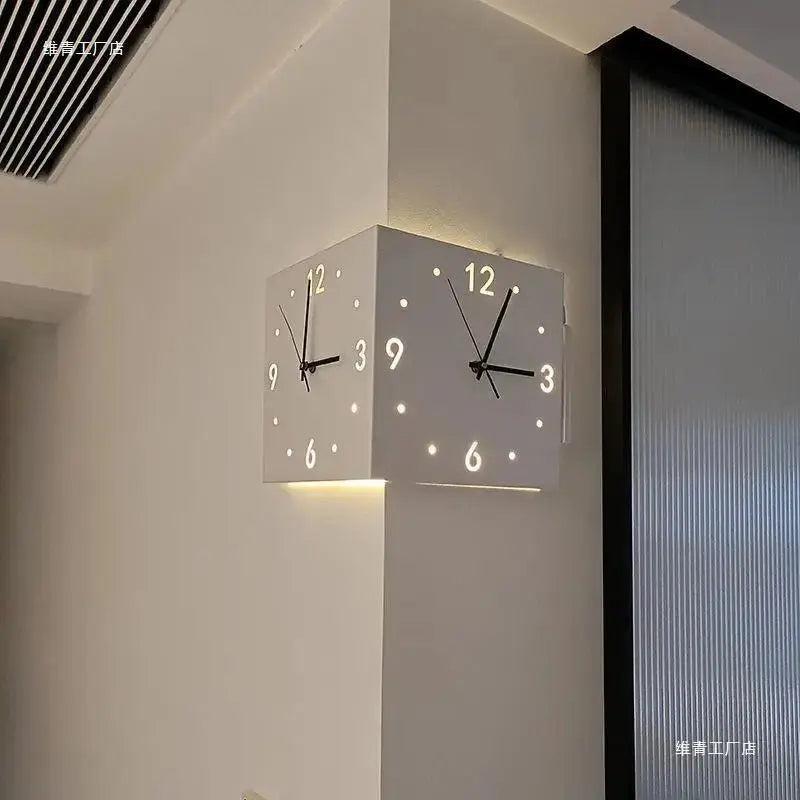 Horloge murale double face Mafrenesiedecoration pour salon, design simple et créatif, silencieuse et adaptée à tous les coins.