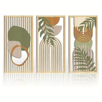 Trois panneaux décoratifs muraux en bois avec motifs abstraits et végétaux.