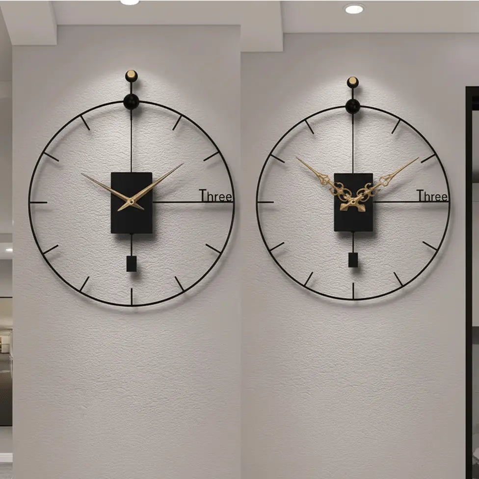 Horloge noire murale métal 50cm aiguilles noires et dorées antiques deux styles comparaison