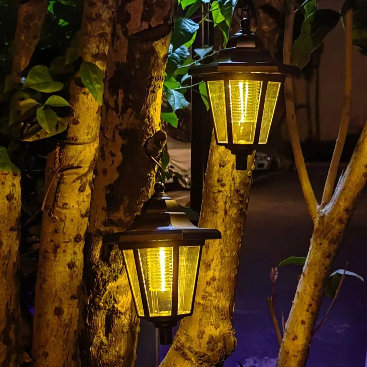 lampe-solaire-jardin-haut-de-gamme-lanterne-noire-double-installation-crochet-piquet-suspension