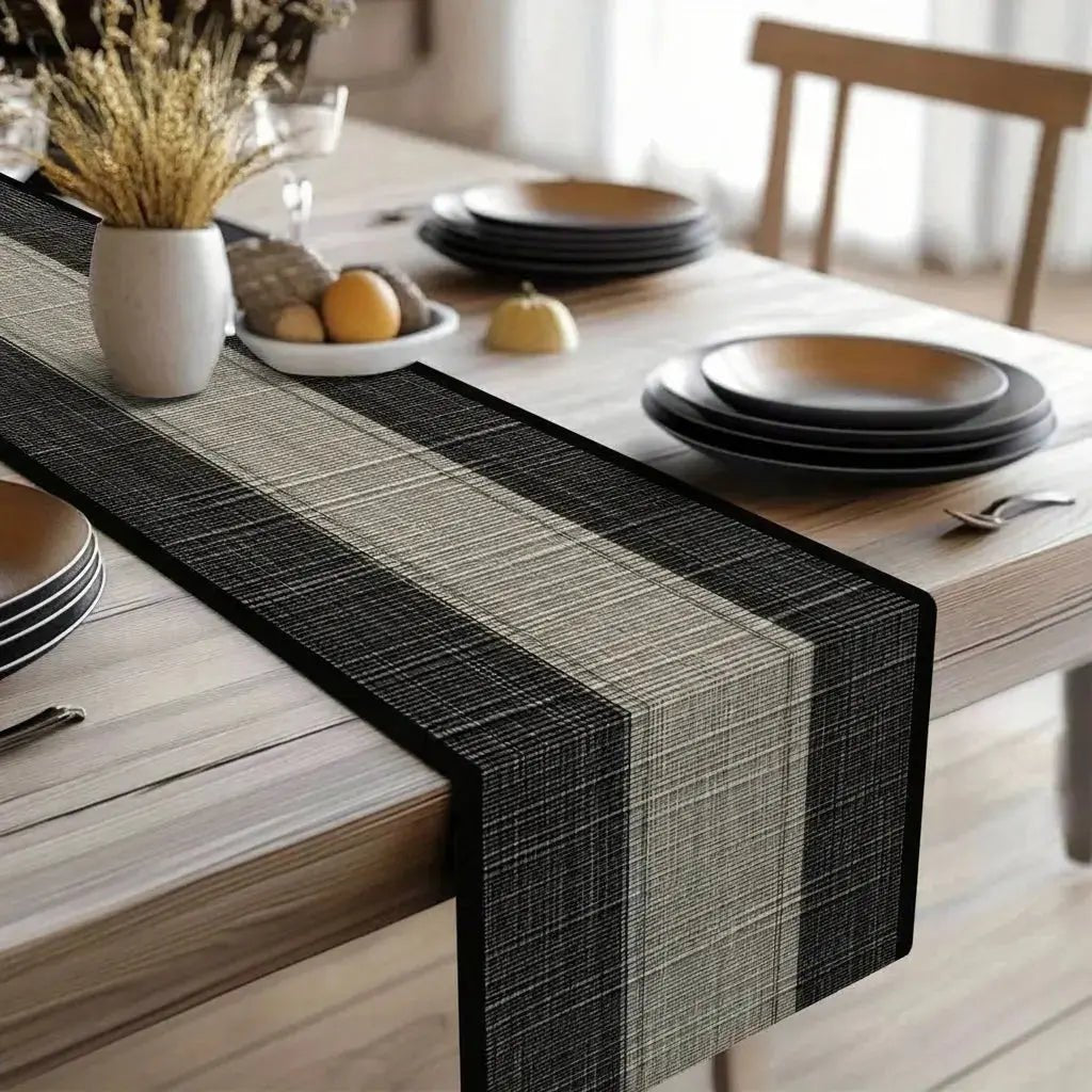 Chemin de table lin géométrique noir franges courtes style scandinave