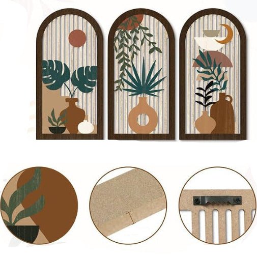 Trois panneaux de decoration murale bois avec motifs végétaux abstraits et tons terreux.
