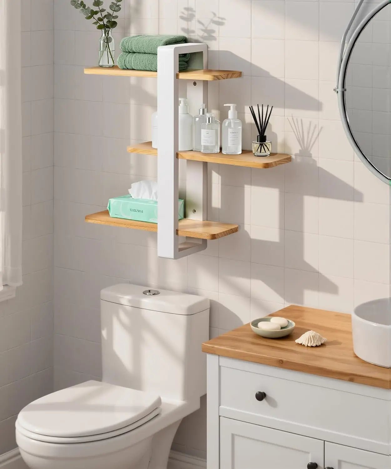 Etagere murale blanche salle de bain style spa avec serviettes produits de toilette et bougies, rangement mural zen relaxant
