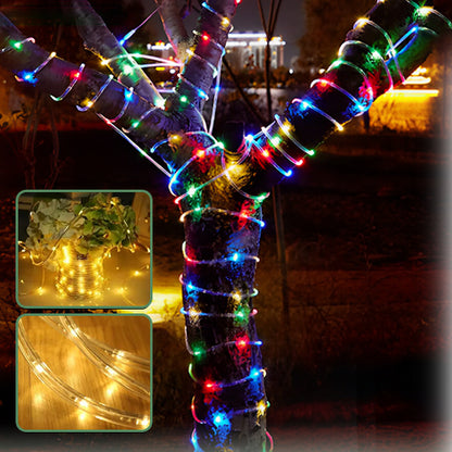 Guirlande-lumineuse-solaire-dans-un-arbre