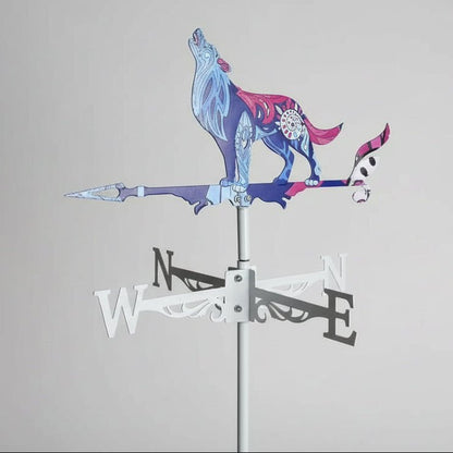 Girouette animal loup sur maison campagne jardin paysager - intégration harmonieuse architecture extérieure