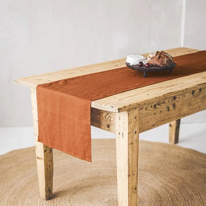 Chemin de table lin stone wash décoration table tendance 2024