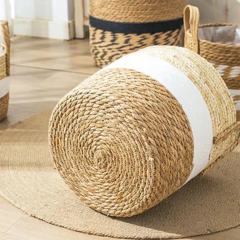 Détail doublure plastique intégrée cache-pot herbe marine design