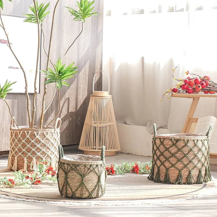 Cache pot macramé vert olive, vue de trois quarts