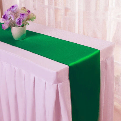 Chemin de table satin doré Mafrenesiedecoration, élégant pour mariage et fêtes, disponible en 20 couleurs, décoratif et raffiné.