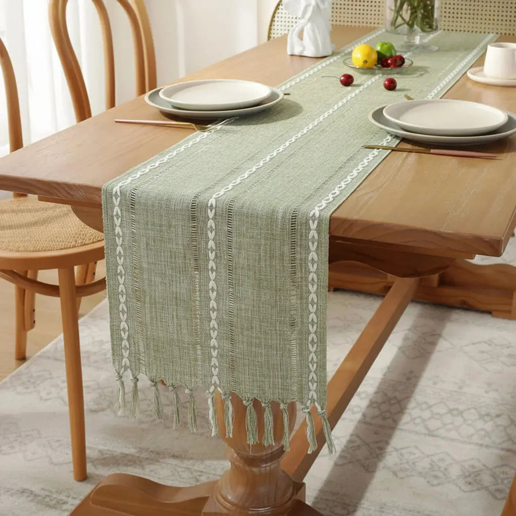 Chemin de table vert sauge style farmhouse macramé coton lin