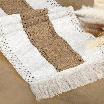 Chemin de table en toile de jute patchwork bohème crème marron franges