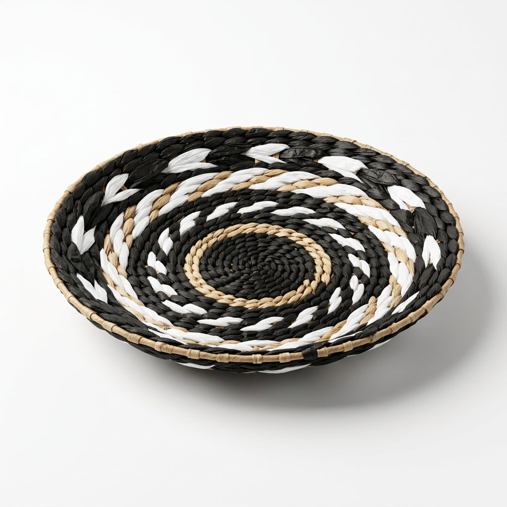 Disque mural tressé noir, blanc et naturel, motif de flèches