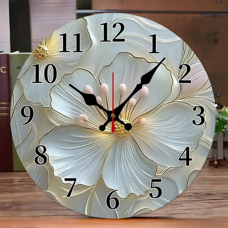 Horloge murale ronde en bois avec fleurs dorées et roses, silencieuse, idéale pour salon, bureau, chambre ou décoration intérieure.