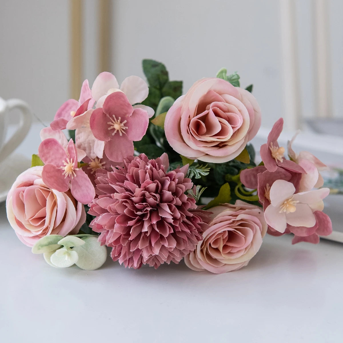 Bouquet de fleurs artificielles framboise avec dahlias en soie