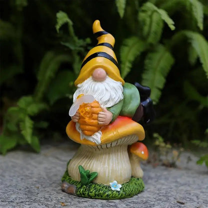 Grand nain de jardin scène narrative couché champignon massif fleurs jardin