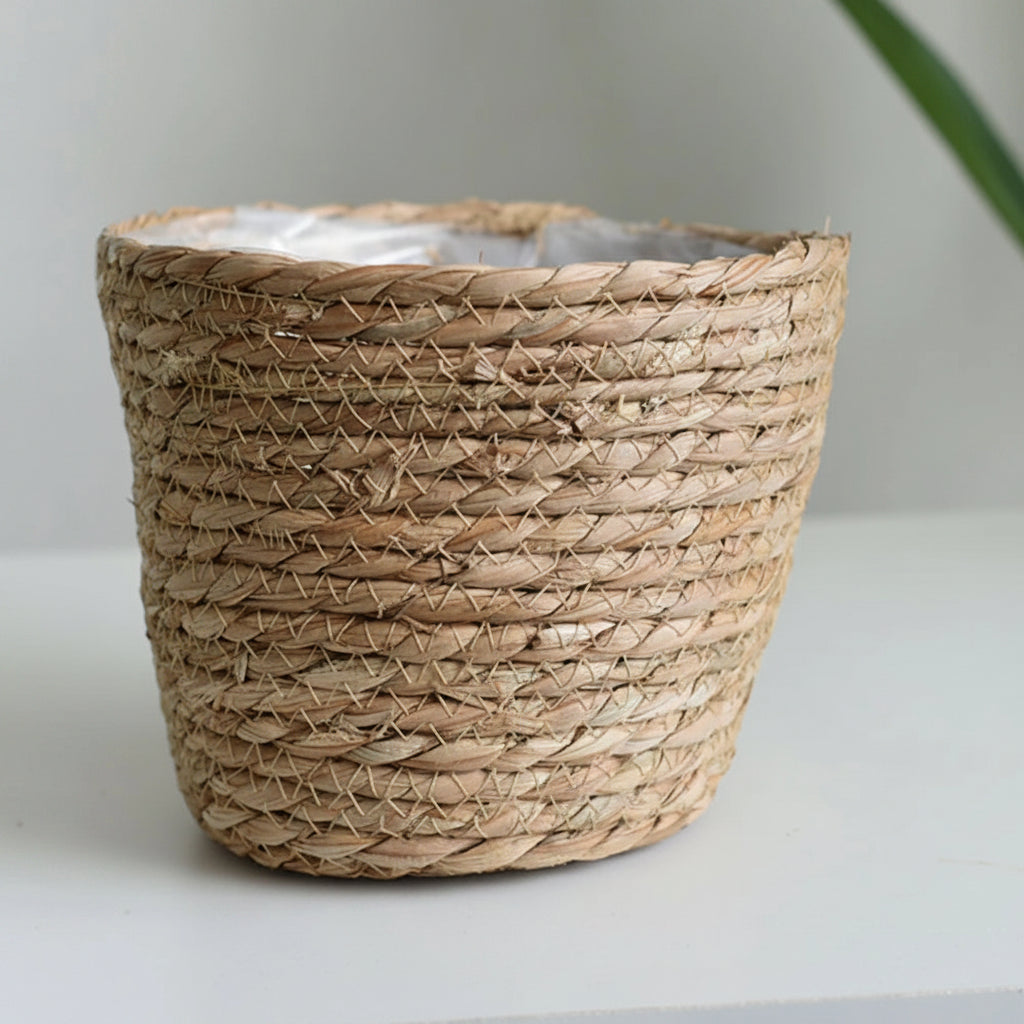 Cache pot tressé avec doublure intégrée, dimensions 18 × 13 × 15 cm