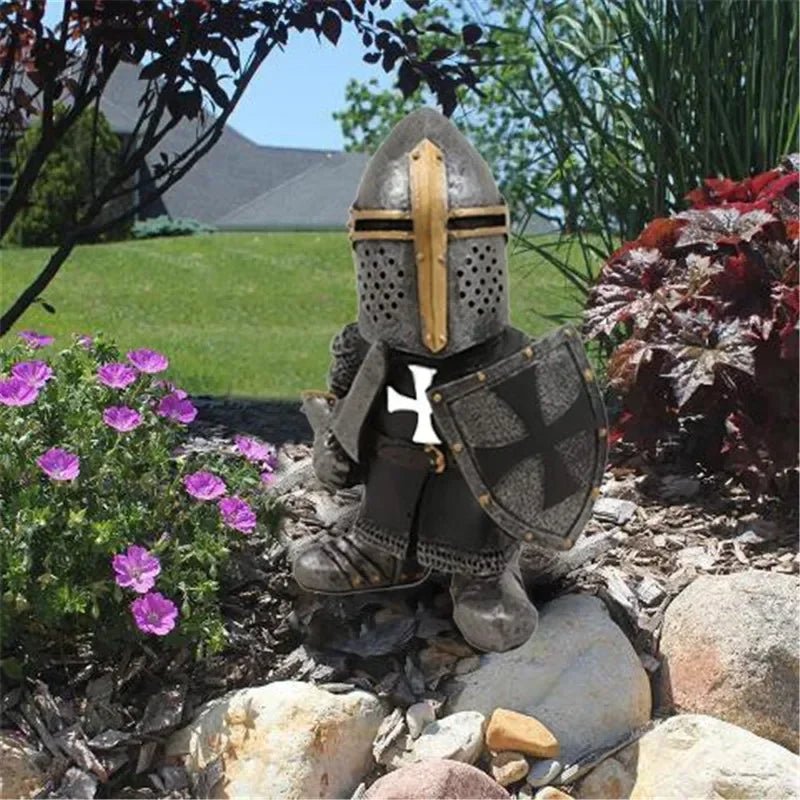 Statue de nain de jardin en résine, personnage insolite de chevalier médiéval humoristique, hauteur 15 cm, style fantaisie.