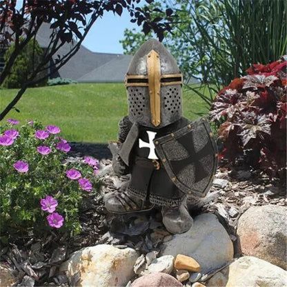 Statue de nain de jardin en résine, personnage insolite de chevalier médiéval humoristique, hauteur 15 cm, style fantaisie.