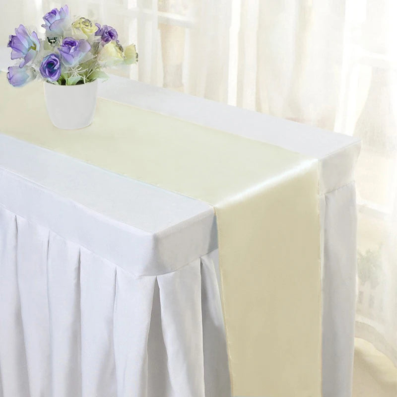 Chemin de table en satin doré Mafrenesiedecoration, parfait pour mariage et fêtes, disponible en 20 couleurs élégantes.