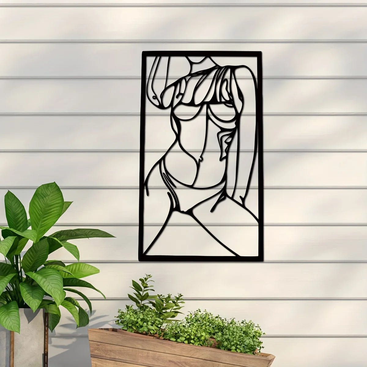  Sculpture murale métal abstraite femme, decors muraux métal, élégance moderne.