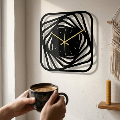 Vue latérale de l'horloge murale spirale noire en acrylique montrant l'épaisseur ultra-fine de 9 mm.