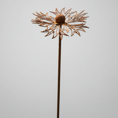 Fleur métallique décoration jardin effet rouille cuivre oxydé vue produit fond blanc