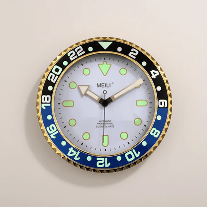 Horloge murale en métal original avec cadran lumineux phosphorescent, silencieuse, 30cm, disponible en 6 coloris, par Mafrenesiedecoration.