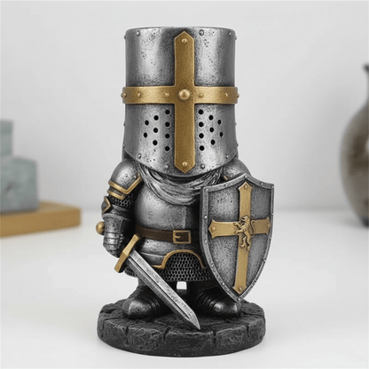 Nain de jardin insolite détail armure peinture artisanale casque arme résine