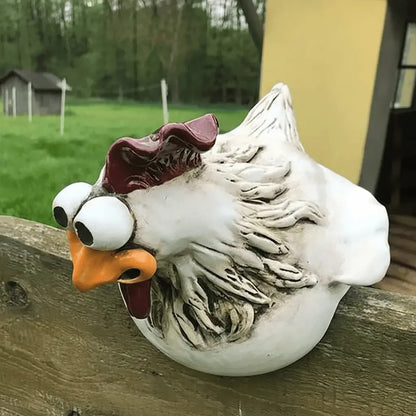 Gros plan détails plumage sculpté poule résine décoration jardin finition artisanale teintes naturelles