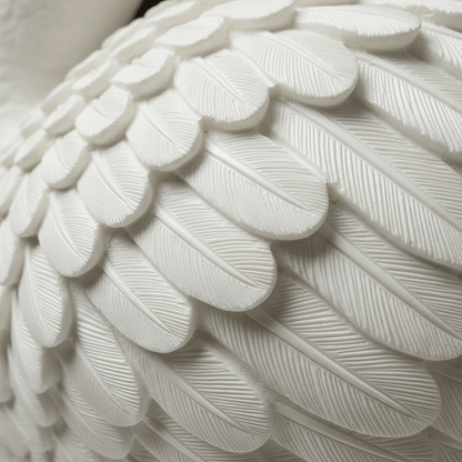 Décoration pour extérieur cygne résine détails plumage sculpté réaliste artisanal gros plan