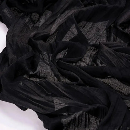 Chemin de table en chiffon noir Mafrenesiedecoration, léger et semi-transparent, avec texture douce et élégante pour décoration de table.