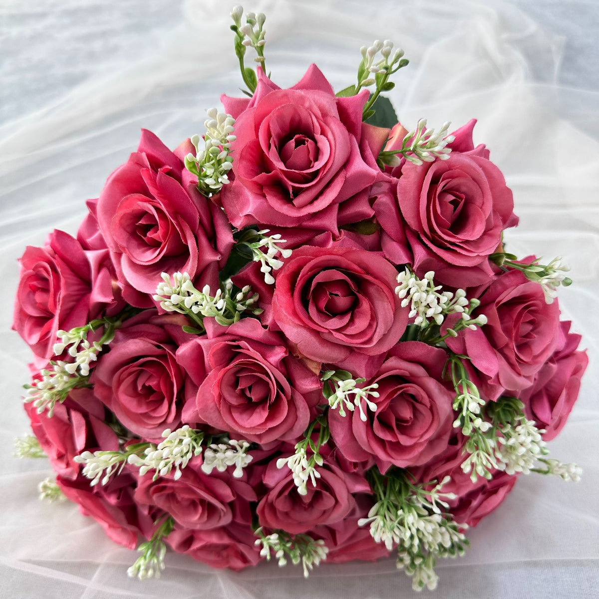 Bouquet de roses artificielles rouge rosé, 18 roses en soie