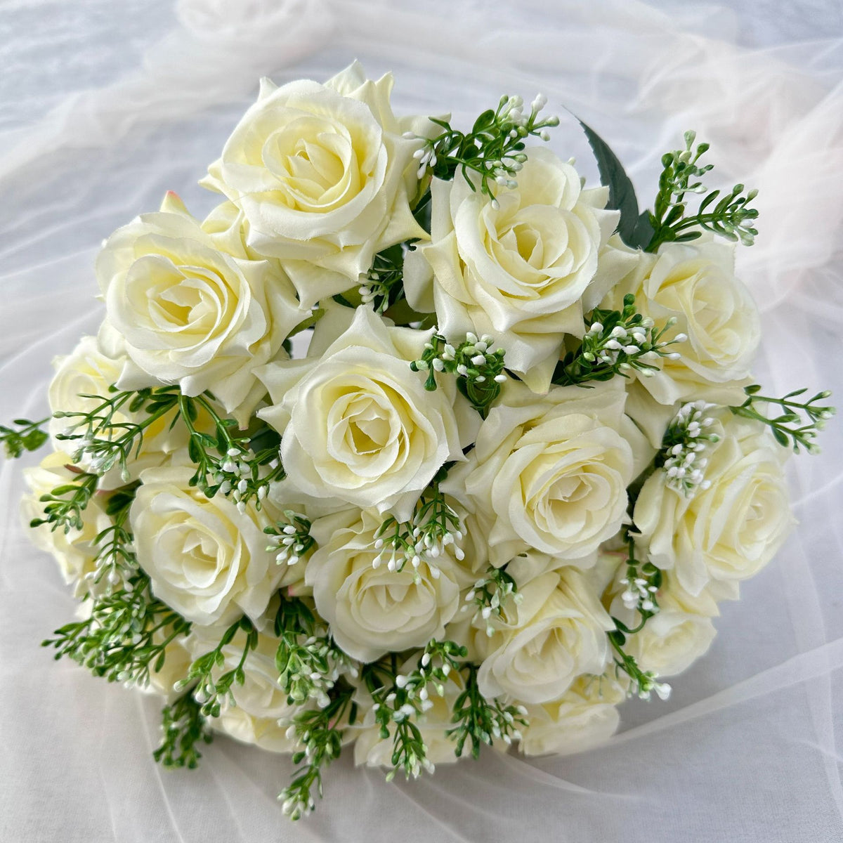 Bouquet de roses artificielles blanc laiteux, 18 roses en soie