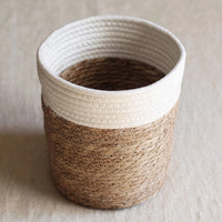 Cache pot blanc vide vu de dessus, bandeau en corde de coton écrue